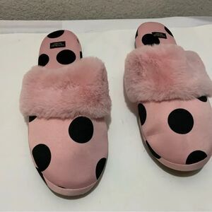 NWOT Victoria’s Secret polka dots slippers size M /9 us